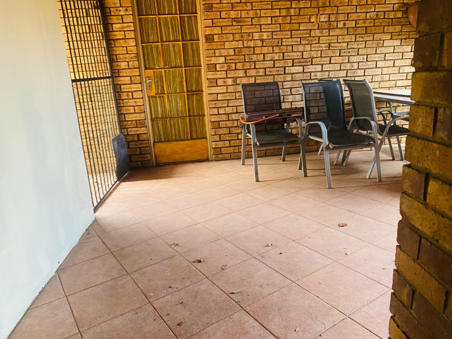 3 Bedroom Property for Sale in Roodia Free State